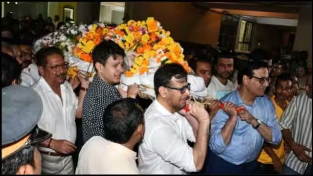  सतीश कौशिक की अंतिम विदाई