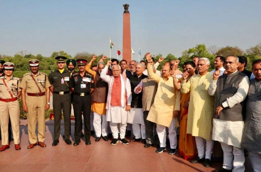  मुख्यमंत्री मनोहर लाल ने दिल्ली में नेशनल वॉर मेमोरियल पर शहीदों को दी श्रद्धांजलि