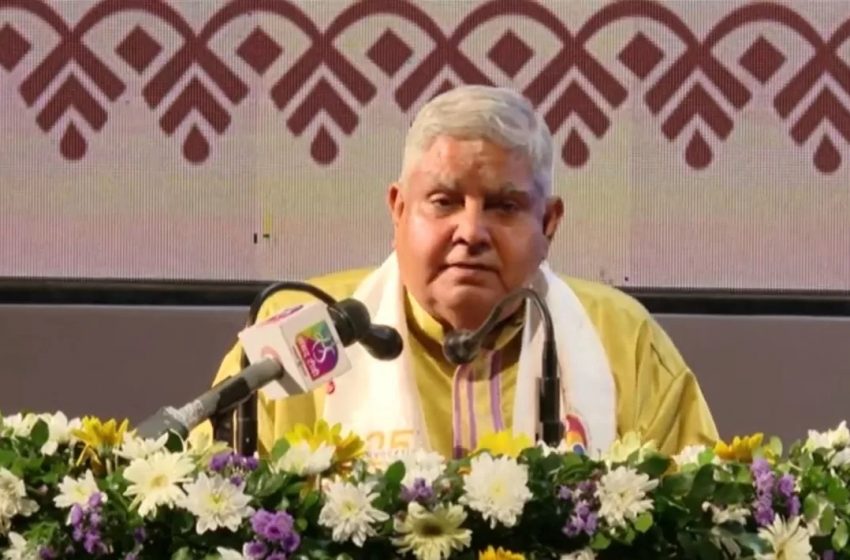  उपराष्ट्रपति आईआईटी गुवाहाटी के 25वें दीक्षांत समारोह में शामिल हुए और कामाख्या मंदिर में पूजा-अर्चना की