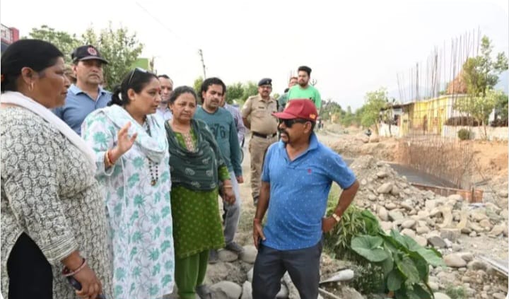  मानकों के विपरीत कार्य होता देख खफा हुई विधानसभा अध्यक्ष 