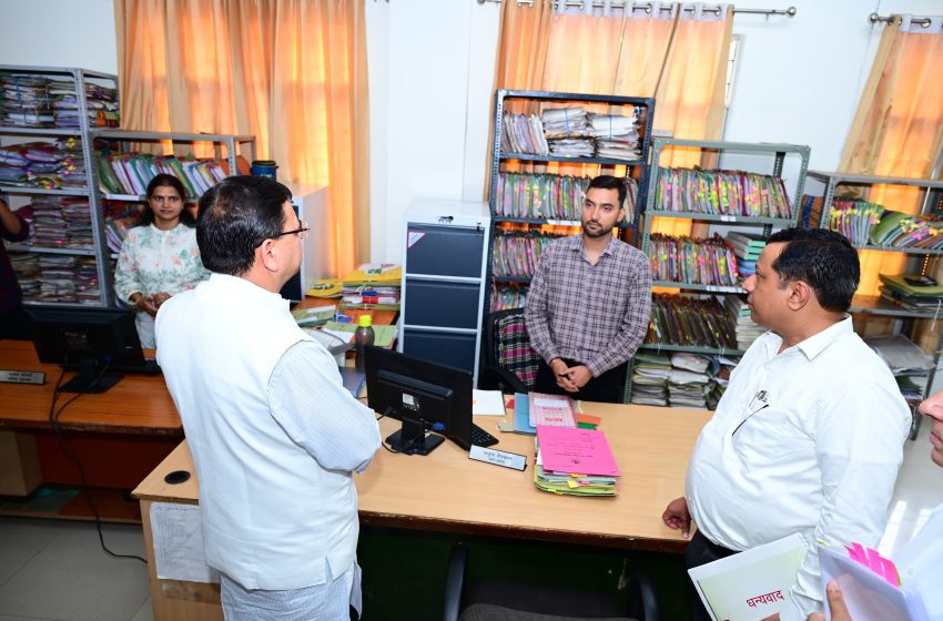  सरकार की योजनाओं को आमजन तक पहुंचाने के लिए आधुनिक तकनीक का पूर्ण उपयोग किया जाए– -मुख्यमंत्री धामी 