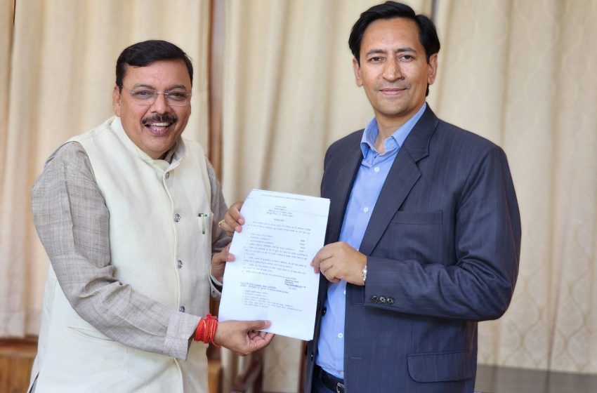  कुमाऊं आयुक्त दीपक रावत ने पूर्व विधायक शुक्ला को आश्वासत किया कि नगला क्षेत्र से जुड़े हर पहलू पर पूरी गंभीरता से विचार होगा