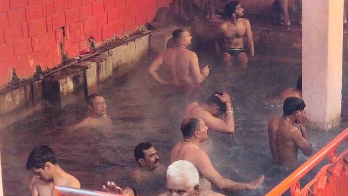  यमुनोत्री धाम के सूर्यकुंड का महत्व जान हो जाएंगे हैरान,