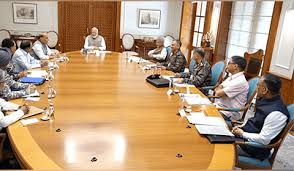  पीएम मोदी ने की तीनों रक्षामंत्री और सेना प्रमुखों के साथ बैठक  