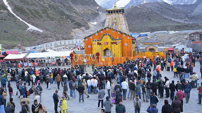  केदारनाथ धाम के कपाट खुलते ही हर-हर महादेव से गूंज उठी केदार घाटी, पहली पूजा पीएम मोदी के नाम