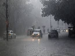  हिमाचल में बादल फटा, तीन दिन भारी बारिश-ओलावृष्टि के आसार, मौसम विभाग का अलर्ट