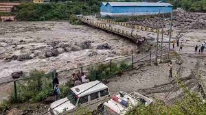  कुल्लू और धर्मशाला में बादल फटने से दो की मौत और 11 लापता, हजारों पर्यटक फंसे