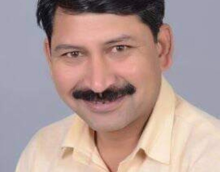  दिनेश पुरी आर्य समाज अपर नत्थनपुर नेहरूग्राम के प्रधान बने