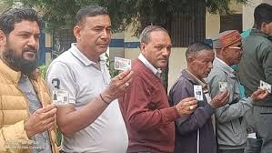 उत्तराखंड में त्रिस्तरीय पंचायत चुनाव के पहले चरण के मतदान के लिए वोटिग शुरू