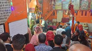  सावन के पहले सोमवार शिव मंदिरों में उमड़ा भक्तों का जनसैलाब