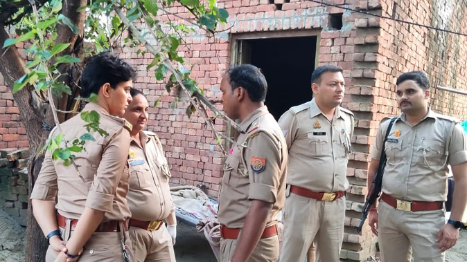  एकतरफा प्यार और शारीरिक संबंध, विरोध करने पर मार डाला; लाश को कमरे में दबाया