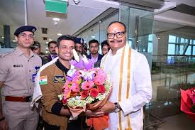  ग्रुप कैप्टन शुभांशु के लखनऊ पहुंचने पर हुआ भव्य स्वागत, जश्न का माहौल  
