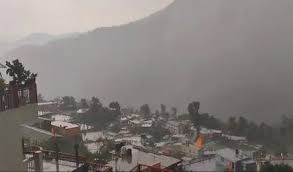  देहरादून सहित कई जिलों में भीषण बारिश का अलर्ट, उत्तराखंड में 116 सड़कें बंद