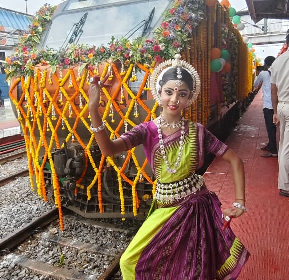  सुविधाजनक रेल यात्रा का किफायती विकल्प : अमृत भारत एक्सप्रेस