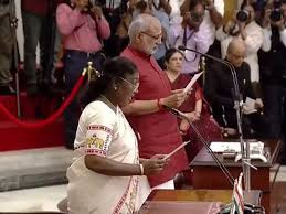  राधाकृष्णन ने ग्रहण की उपराष्ट्रपति पद की शपथ, धनखड़ भी हुए शामिल, पीएम मोदी रहे मौजूद
