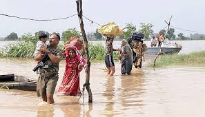  पंजाब में बाढ़ से अब तक 50 की मौत, महाविनाश के बीच सेना ने संभाला मोर्चा