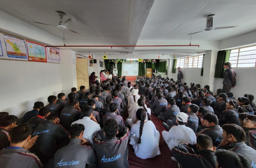 अकेशिया पब्लिक स्कूल में “स्वर्ण कौर मैमोरियल वाद-विवाद प्रतियोगिता” का हुआ आयोजन