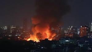  बांग्लादेश में झुग्गी बस्ती में आग से 1500 से ज्यादा झोपड़ियां जलीं, हजारों बेघर