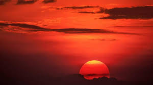  Vastu Tips: सूर्यास्त के बाद भूलकर भी ना करें ये काम, मां लक्ष्मी छोड़ देंगी आपका घर!