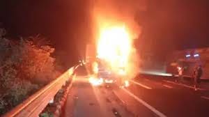  दिल्ली-मुंबई एक्सप्रेसवे पर सड़क हादसे में 3 की जिंदा जलकर मौत, 1 घायल