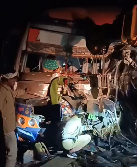  सीकर फतेहपुर में बस और ट्रक की टक्कर में 4 की मौत, 28 घायल