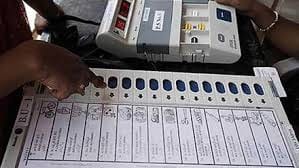  कर्नाटक चुनाव आयोग के सर्वे में ईवीएम पास, राहुल गांधी पर भाजपा का निशाना