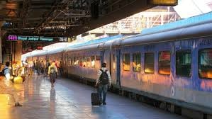  ट्रेन टिकट के साथ ये सुविधाएं मिलती हैं फ्री, यात्रियों को नहीं देना होता चार्ज