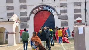  अयोध्या जेल से बंदी फरारी मामले में जेल अधीक्षक समेत सात निलंबित