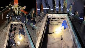  बांग्लादेश से सुपारी तस्करी कर रही नाव जब्त