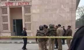  देहरादून जिला न्यायालय को उड़ाने की धमकी, कोर्ट परिसर कराया खाली