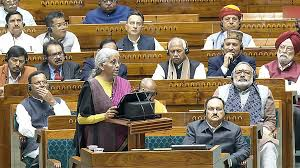  चुनावी राज्यों को हाई स्पीड रेल नेटवर्क से रेयर अर्थ कॉरिडोर तक का तोहफा