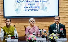  आरबीआई की 61 वीं बैठक में शामिल हुईं वित्त मंत्री सीतारमण