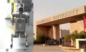  गलगोटिया यूनिवर्सिटी ने विदेशी रोबोट को बताया ‘स्वदेशी खोज’ एआई समिट से बाहर