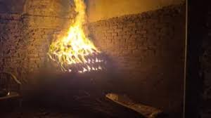  शोभायात्रा में बवाल के बीच तोड़फोड़ और आगजनी, दो लोगों की हत्या से तनाव