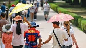  उत्तराखंड में गर्मी ने दिखाए अपने तेवर, बदरीनाथ की चोटियों पर बर्फबारी