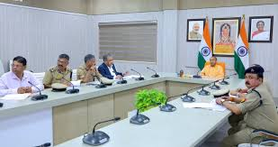  गृह विभाग में 81 हजार रिक्त पदों पर भर्ती प्रक्रिया तेज करने का सीएम योगी का सख्त निर्देश