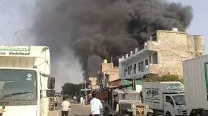  जयपुर के नीमराना में कबाड़ के गोदाम में भीषण आग में जलकर 7 साल की मासूम सहित चार की मौत