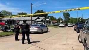  अमेरिका के लुइसियाना में बंदूकधारी ने आठ बच्चों की गोली मारकर हत्या की,सामूहिक गोलीबारी से दहले लोग