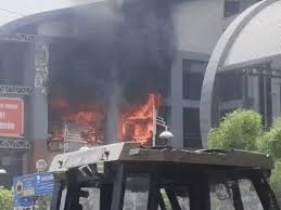  सिटी मॉल में लगी भीषण आग, पूरी बिल्डिंग खाली कराई