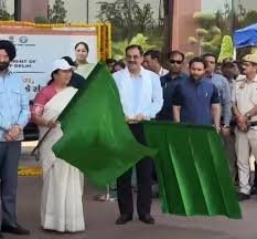  मुख्यमंत्री रेखा ने मोबाइल हीट रिलीफ यूनिट्स को दिखाई हरी झंडी