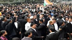  दिल्ली हाईकोर्ट के वकीलों ने किया न्यायिक कार्यों का बहिष्कार