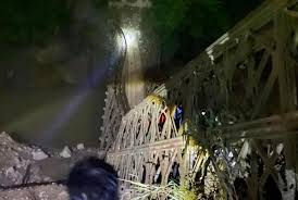  मणिपुर के चुराचांदपुर में प्रमुख पुल ढहा, सिलचर और मिजोरम के लिए जरूरी सप्लाई बाधित