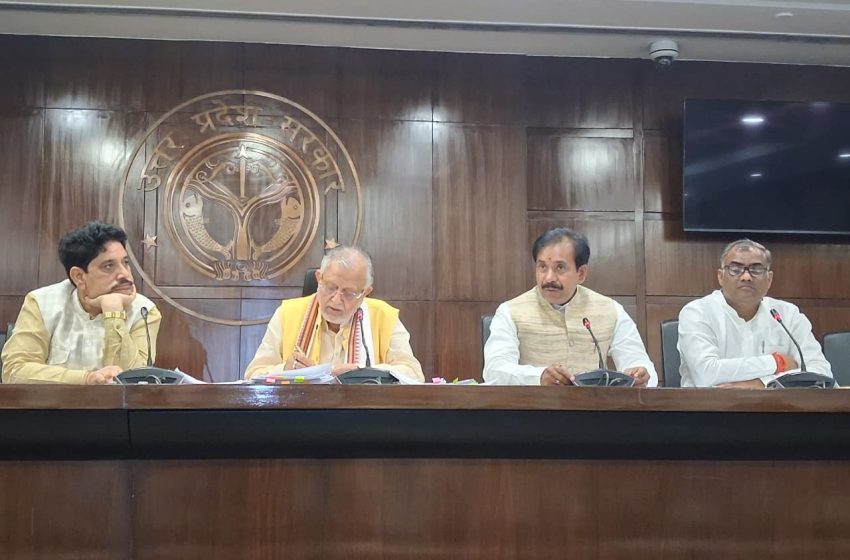  यूपी कैबिनेट का बड़ा फैसला: गोरखपुर और मुरादाबाद नगर निगम बाजार से जुटाएंगे 130 करोड़ रुपये